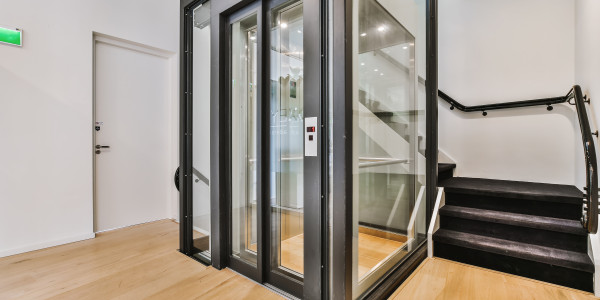 Diseño y Desarrollo de Proyectos Móstoles · Instalación de Ascensor